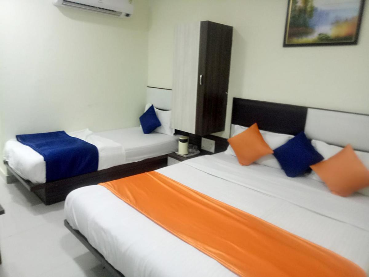 Hotel Royal Night Ahmedabad Exterior photo