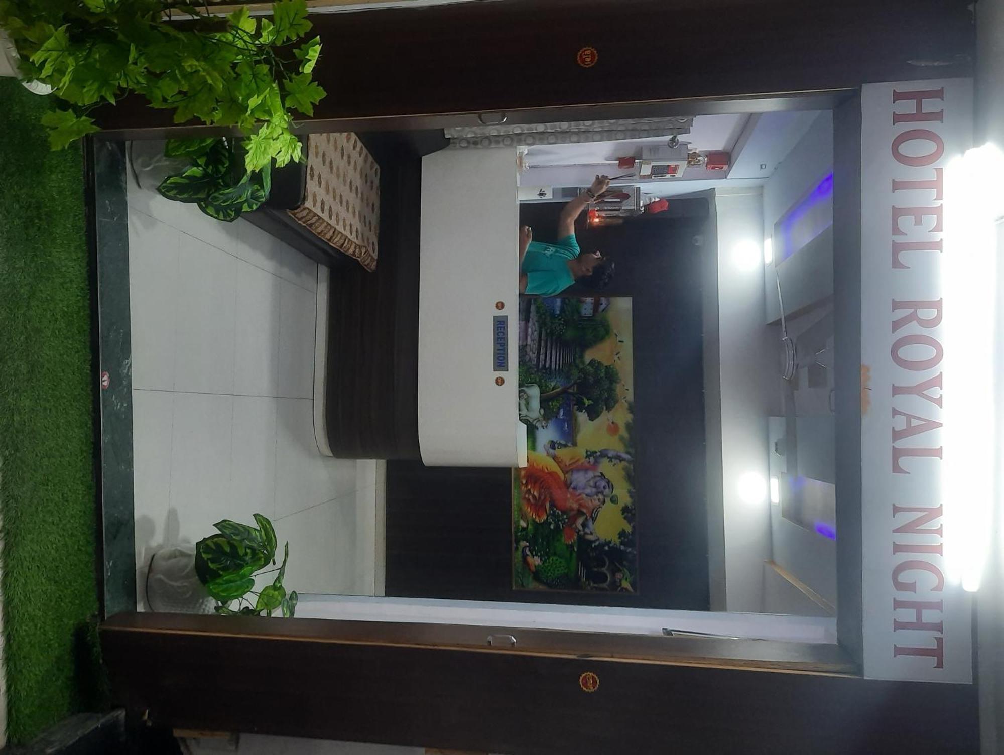 Hotel Royal Night Ahmedabad Exterior photo